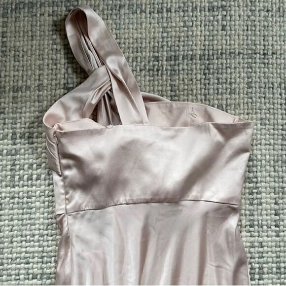 SIGNIFICANT OTHER NWT Macy Draped One Shoulder Satin Dress in Blush Pink SIZE 4 - Picture 7 of 10